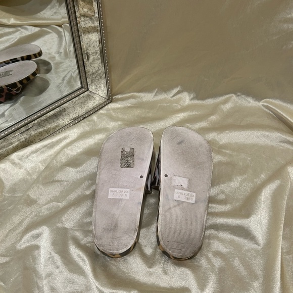 ASOS Leopard Pool Slides - Picture 5 of 5